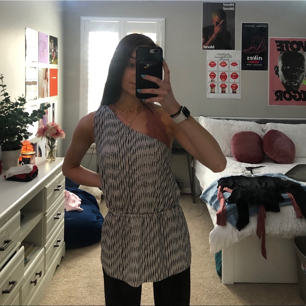 banana republic blue and white one shoulder top